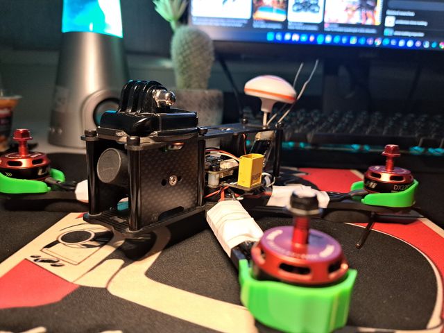 רחפן FPV